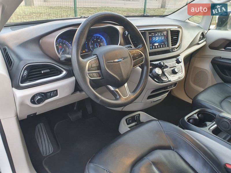 Минивэн Chrysler Pacifica 2020 в Киеве фото 48 Минивэн Chrysler Pacifica 2020 в Киеве