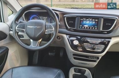 Минивэн Chrysler Pacifica 2020 в Киеве фото 49 Минивэн Chrysler Pacifica 2020 в Киеве