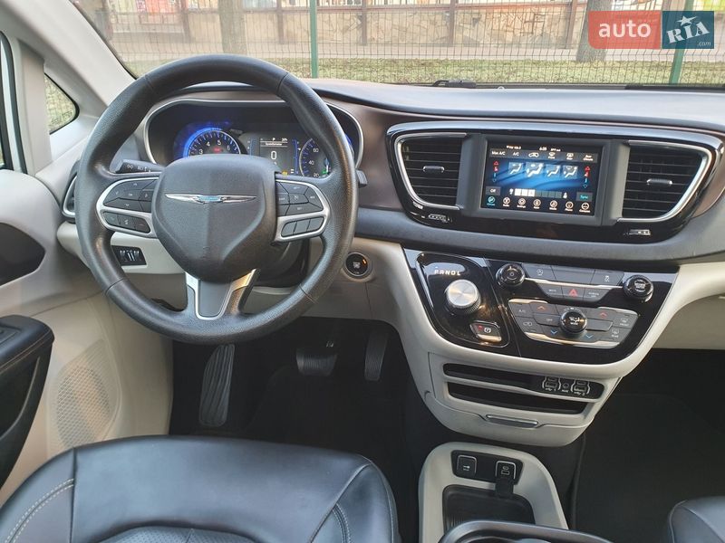Минивэн Chrysler Pacifica 2020 в Киеве фото 49 Минивэн Chrysler Pacifica 2020 в Киеве