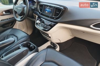 Минивэн Chrysler Pacifica 2020 в Киеве фото 50 Минивэн Chrysler Pacifica 2020 в Киеве