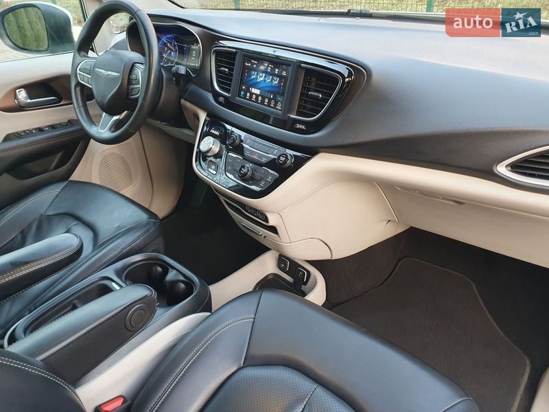 Минивэн Chrysler Pacifica 2020 в Киеве фото 50 Минивэн Chrysler Pacifica 2020 в Киеве