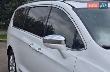 Мінівен Chrysler Pacifica 2017 в Хмельницькому фото 17 Мінівен Chrysler Pacifica 2017 в Хмельницькому