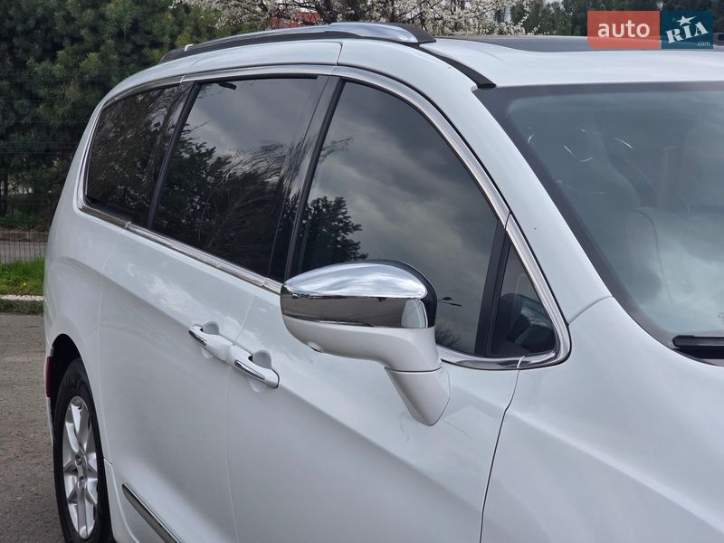 Мінівен Chrysler Pacifica 2017 в Хмельницькому фото 17 Мінівен Chrysler Pacifica 2017 в Хмельницькому