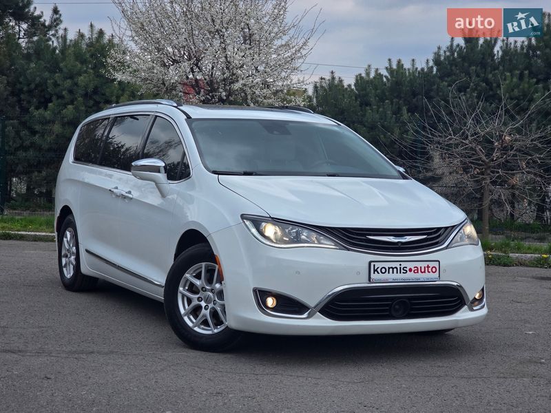 Мінівен Chrysler Pacifica 2017 в Хмельницькому фото Мінівен Chrysler Pacifica 2017 в Хмельницькому