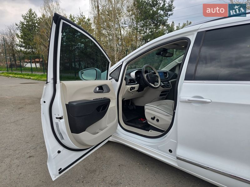Мінівен Chrysler Pacifica 2017 в Хмельницькому фото 37 Мінівен Chrysler Pacifica 2017 в Хмельницькому