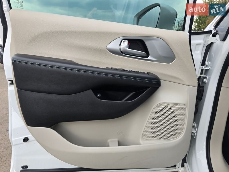 Мінівен Chrysler Pacifica 2017 в Хмельницькому фото 38 Мінівен Chrysler Pacifica 2017 в Хмельницькому