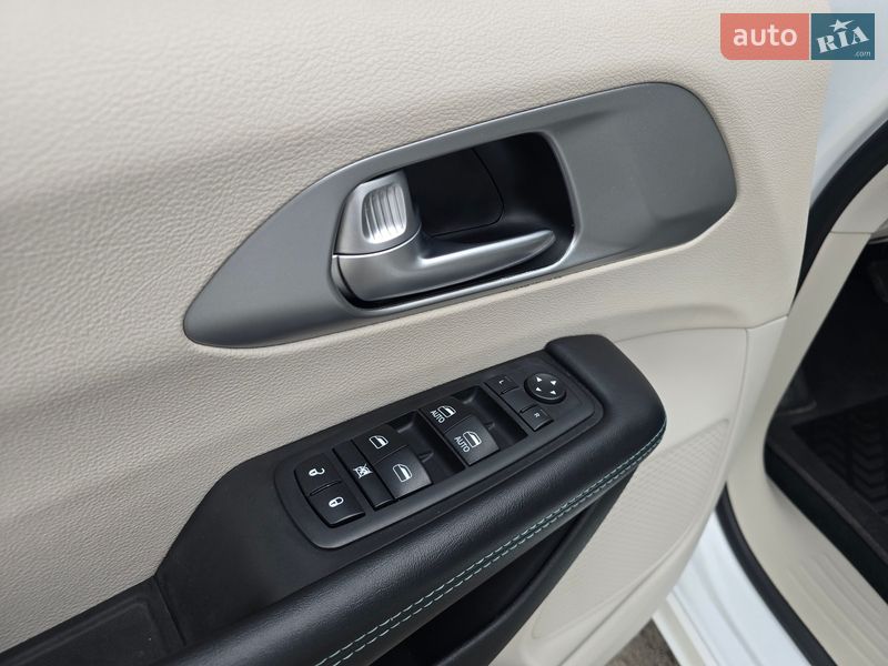 Мінівен Chrysler Pacifica 2017 в Хмельницькому фото 39 Мінівен Chrysler Pacifica 2017 в Хмельницькому