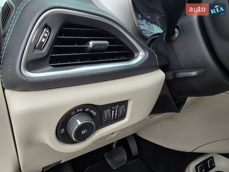 Мінівен Chrysler Pacifica 2017 в Хмельницькому фото 43 Мінівен Chrysler Pacifica 2017 в Хмельницькому