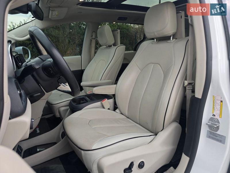 Мінівен Chrysler Pacifica 2017 в Хмельницькому фото 44 Мінівен Chrysler Pacifica 2017 в Хмельницькому
