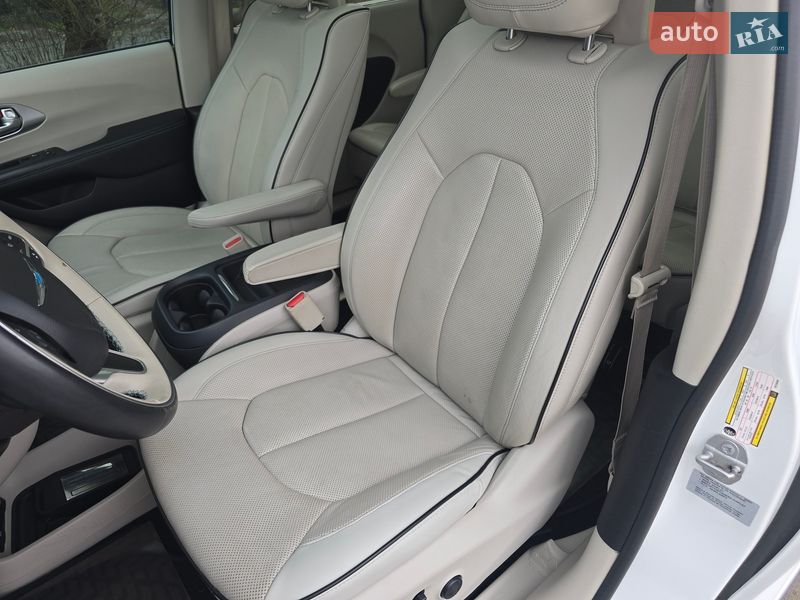 Мінівен Chrysler Pacifica 2017 в Хмельницькому фото 45 Мінівен Chrysler Pacifica 2017 в Хмельницькому