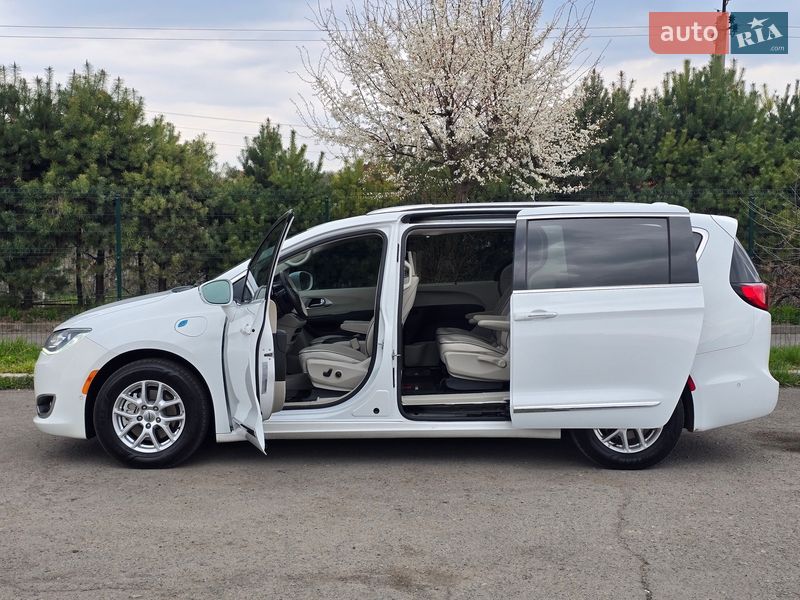 Мінівен Chrysler Pacifica 2017 в Хмельницькому фото 22 Мінівен Chrysler Pacifica 2017 в Хмельницькому