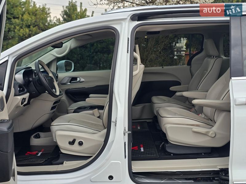 Мінівен Chrysler Pacifica 2017 в Хмельницькому фото 77 Мінівен Chrysler Pacifica 2017 в Хмельницькому