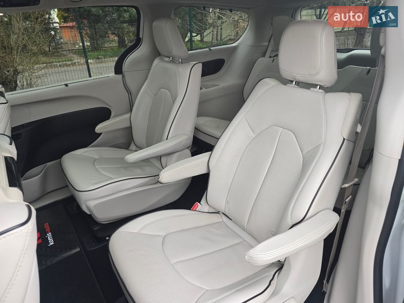 Мінівен Chrysler Pacifica 2017 в Хмельницькому фото 81 Мінівен Chrysler Pacifica 2017 в Хмельницькому