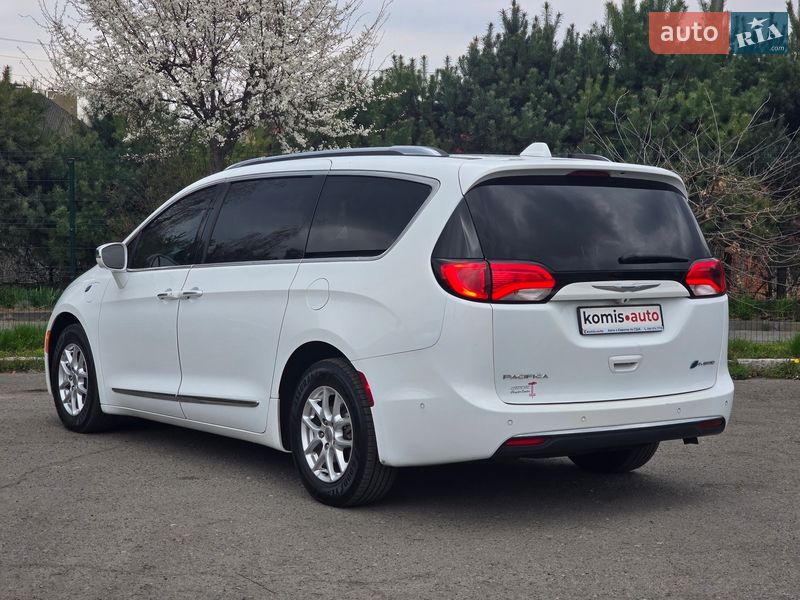 Мінівен Chrysler Pacifica 2017 в Хмельницькому фото 26 Мінівен Chrysler Pacifica 2017 в Хмельницькому