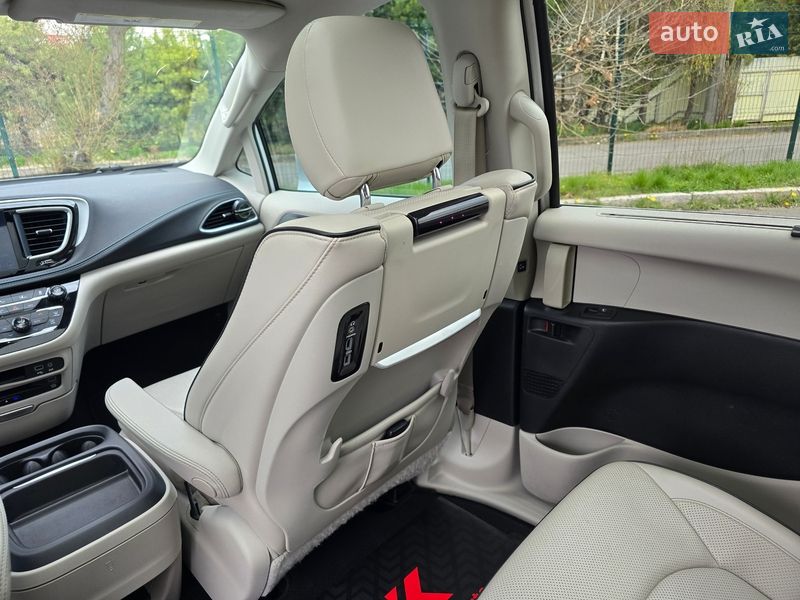 Мінівен Chrysler Pacifica 2017 в Хмельницькому фото 97 Мінівен Chrysler Pacifica 2017 в Хмельницькому