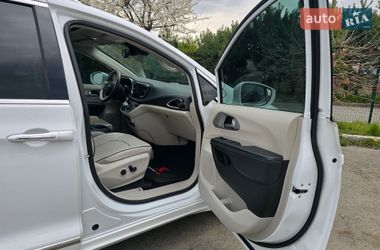 Мінівен Chrysler Pacifica 2017 в Хмельницькому фото 66 Мінівен Chrysler Pacifica 2017 в Хмельницькому