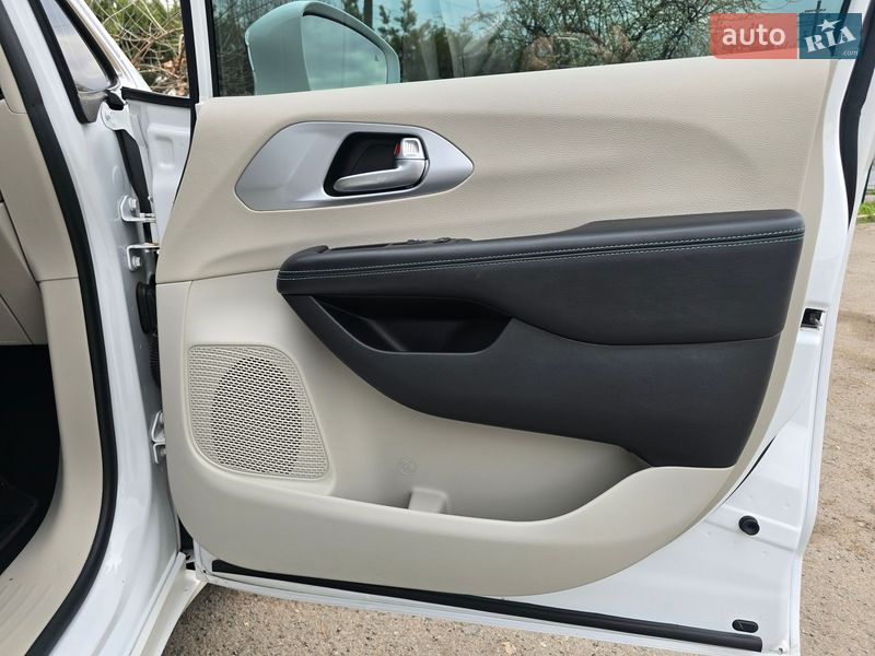 Мінівен Chrysler Pacifica 2017 в Хмельницькому фото 67 Мінівен Chrysler Pacifica 2017 в Хмельницькому