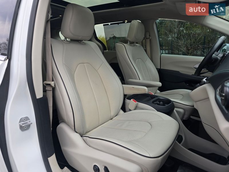 Мінівен Chrysler Pacifica 2017 в Хмельницькому фото 74 Мінівен Chrysler Pacifica 2017 в Хмельницькому