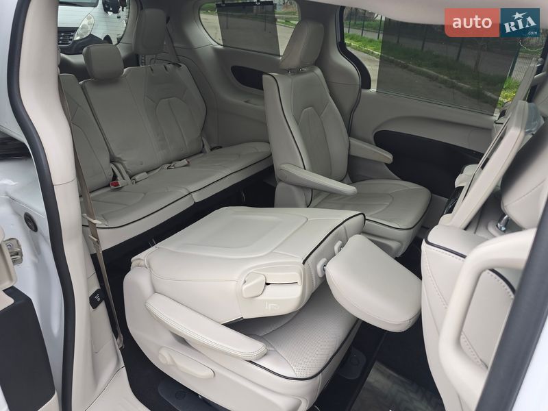 Мінівен Chrysler Pacifica 2017 в Хмельницькому фото 110 Мінівен Chrysler Pacifica 2017 в Хмельницькому