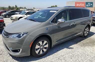 Chrysler Pacifica  2020