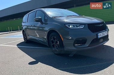 Chrysler Pacifica S 2023