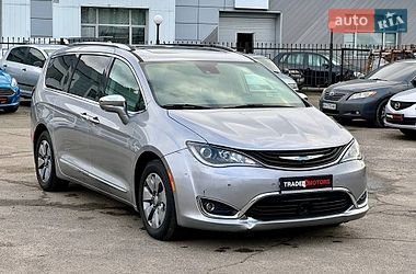 Chrysler Pacifica  2017