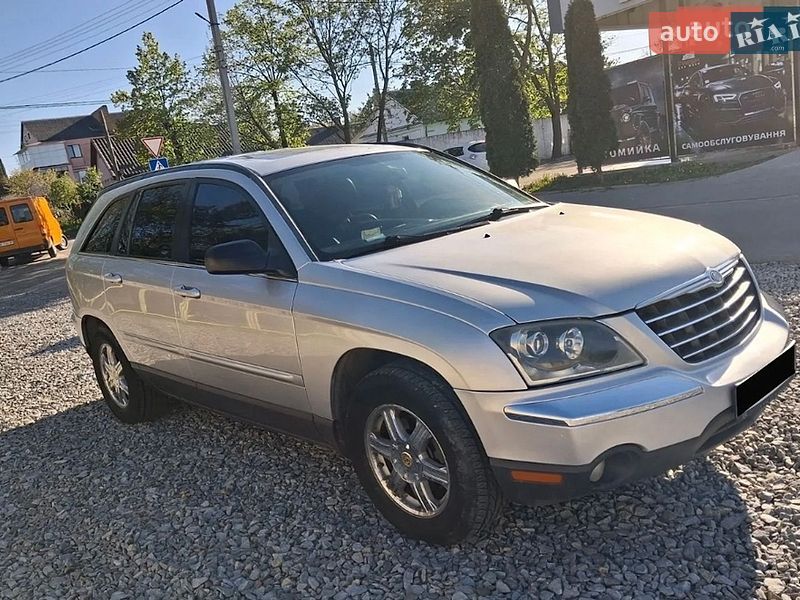 Позашляховик / Кросовер Chrysler Pacifica