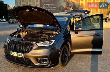 Минивэн Chrysler Pacifica 2021 в Харькове Минивэн Chrysler Pacifica 2021 в Харькове