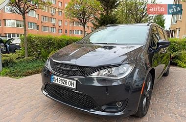 Chrysler Pacifica  2019