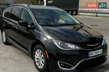 Chrysler Pacifica 2019