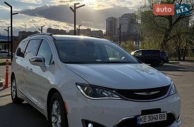 Chrysler Pacifica Limited 2018