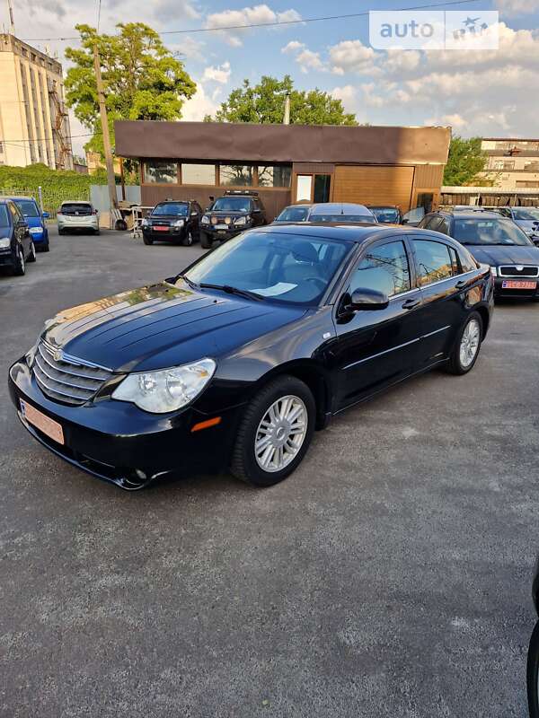 Седан Chrysler Sebring