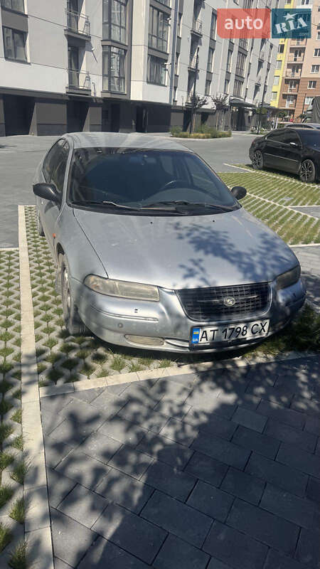 Chrysler Stratus