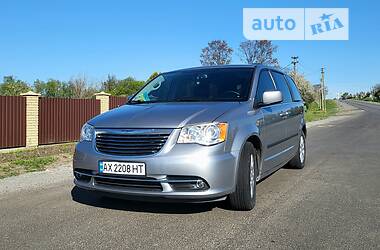 Chrysler Town & Country Touring 2013