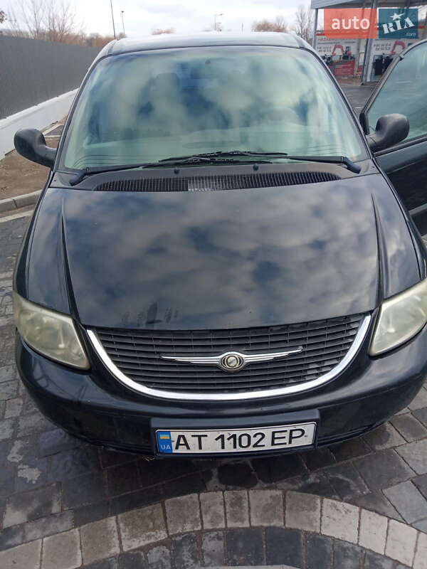 Мінівен Chrysler Voyager