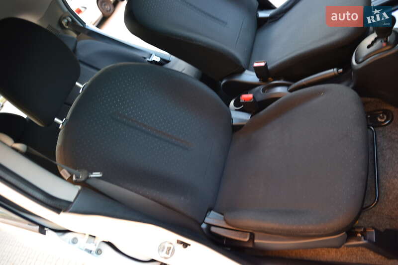 Хетчбек Citroen C-Zero 2013 в Луцьку фото 22 Хетчбек Citroen C-Zero 2013 в Луцьку