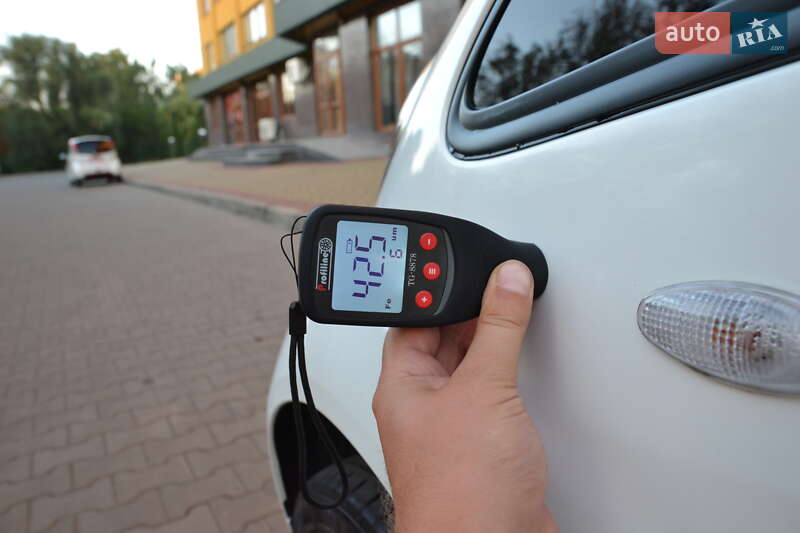 Хетчбек Citroen C-Zero 2013 в Луцьку фото 27 Хетчбек Citroen C-Zero 2013 в Луцьку