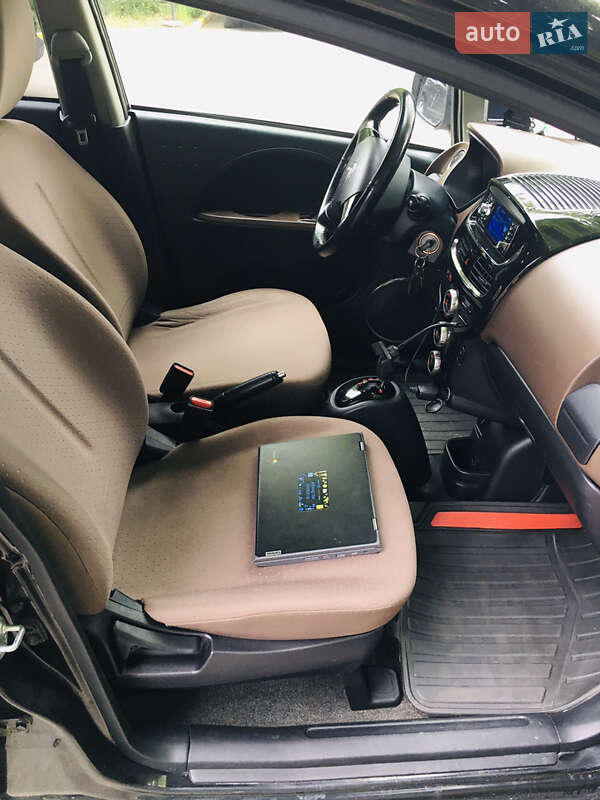 Хэтчбек Citroen C-Zero 2011 в Киеве