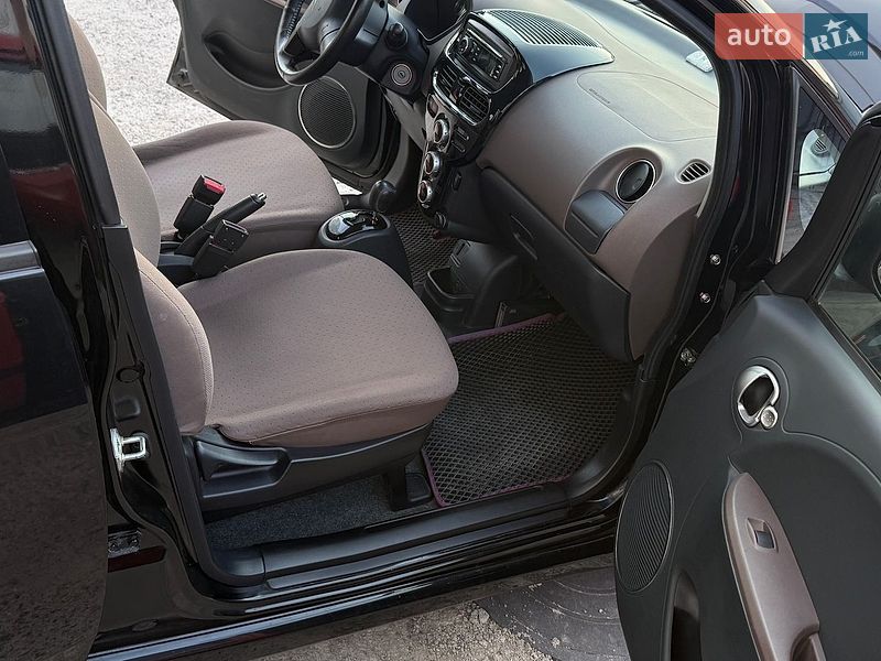 Хэтчбек Citroen C-Zero 2015 в Виннице
