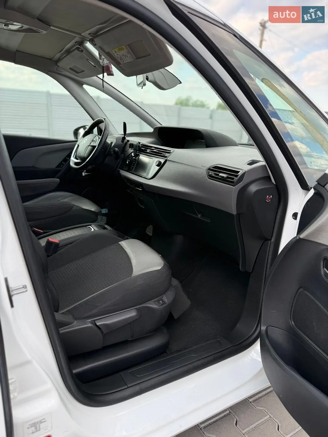 Citroen C4 Picasso 2015 VIN VF73EBHZTFJ859929 фото оголошення 24 з 36