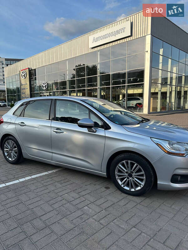Хетчбек Citroen C4
