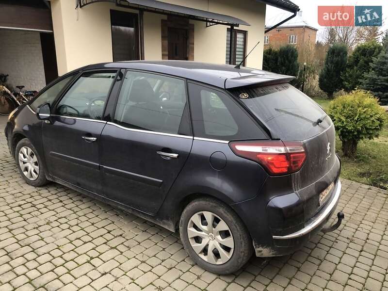 Седан Citroen C4