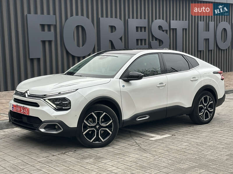 Citroen e-C4 X