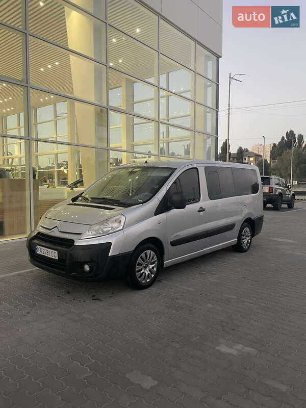Мінівен Citroen Jumpy