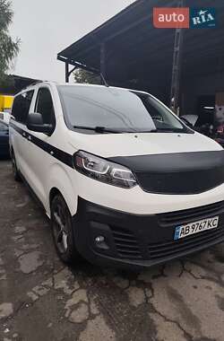 Вантажопасажирський фургон Citroen Jumpy 2017 в Вінниці