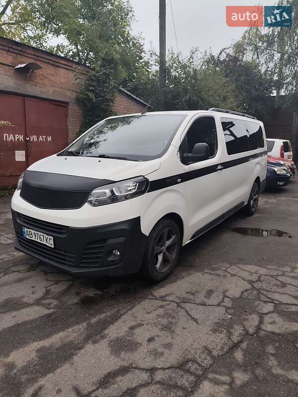Вантажопасажирський фургон Citroen Jumpy 2017 в Вінниці