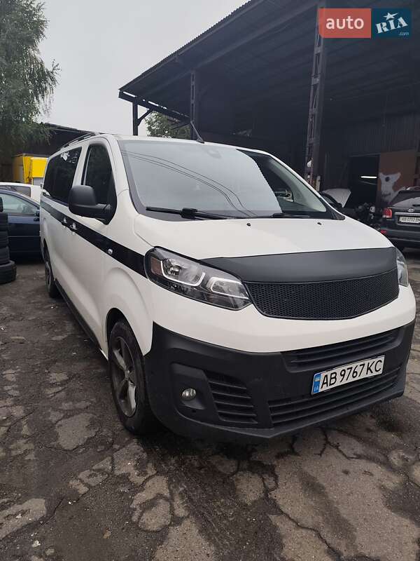 Вантажопасажирський фургон Citroen Jumpy 2017 в Вінниці