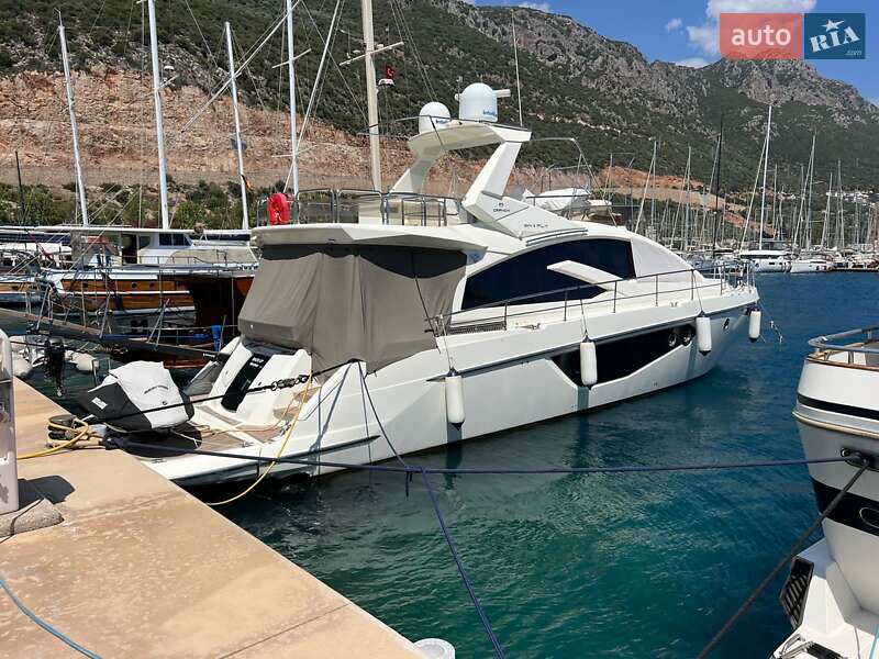 Cranchi Flybridge