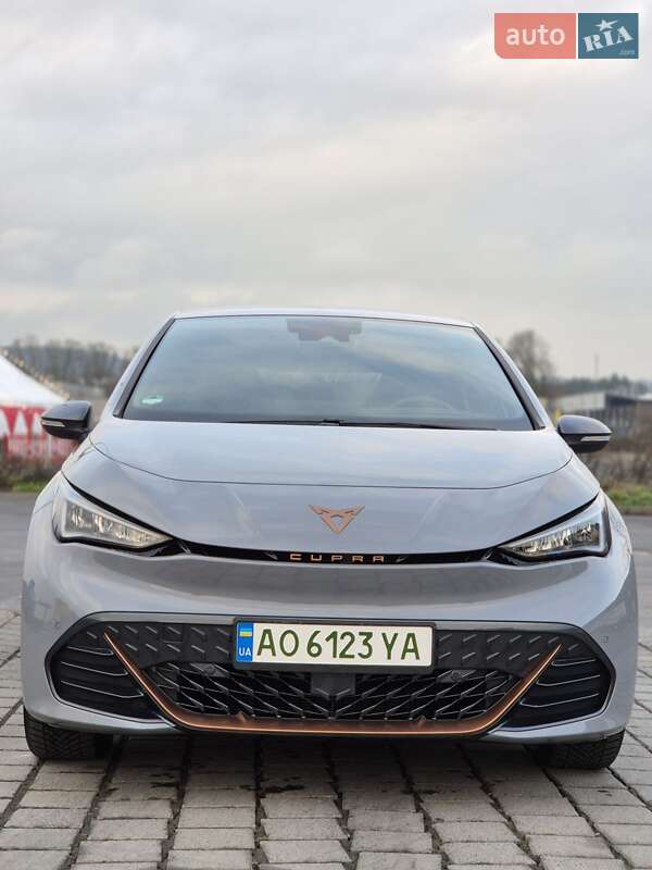 Хетчбек Cupra Born