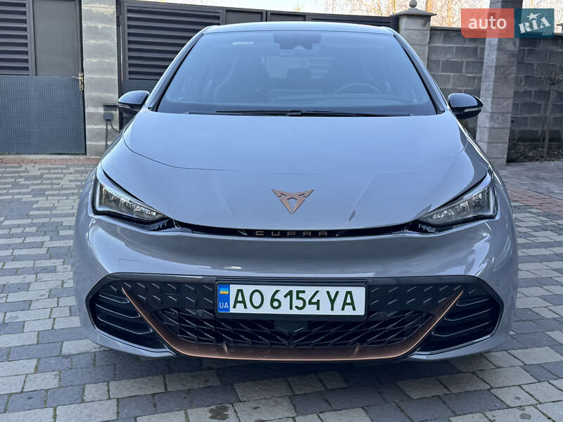 Хетчбек Cupra Born